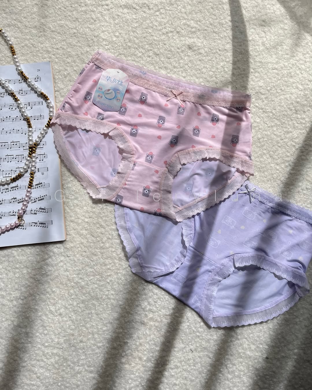 شورت شیشه ای طرحدار